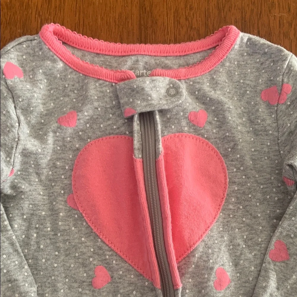 🍓3/$10 Carter's Gray and Pink Footies One Piece size 18m - Picture 6 of 7